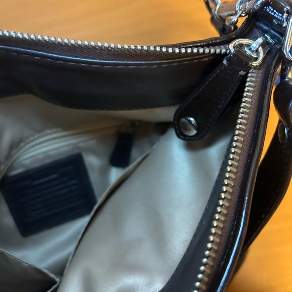 Vintage Leather Coach crossbody/shoulder bag - Picture 11 of 16